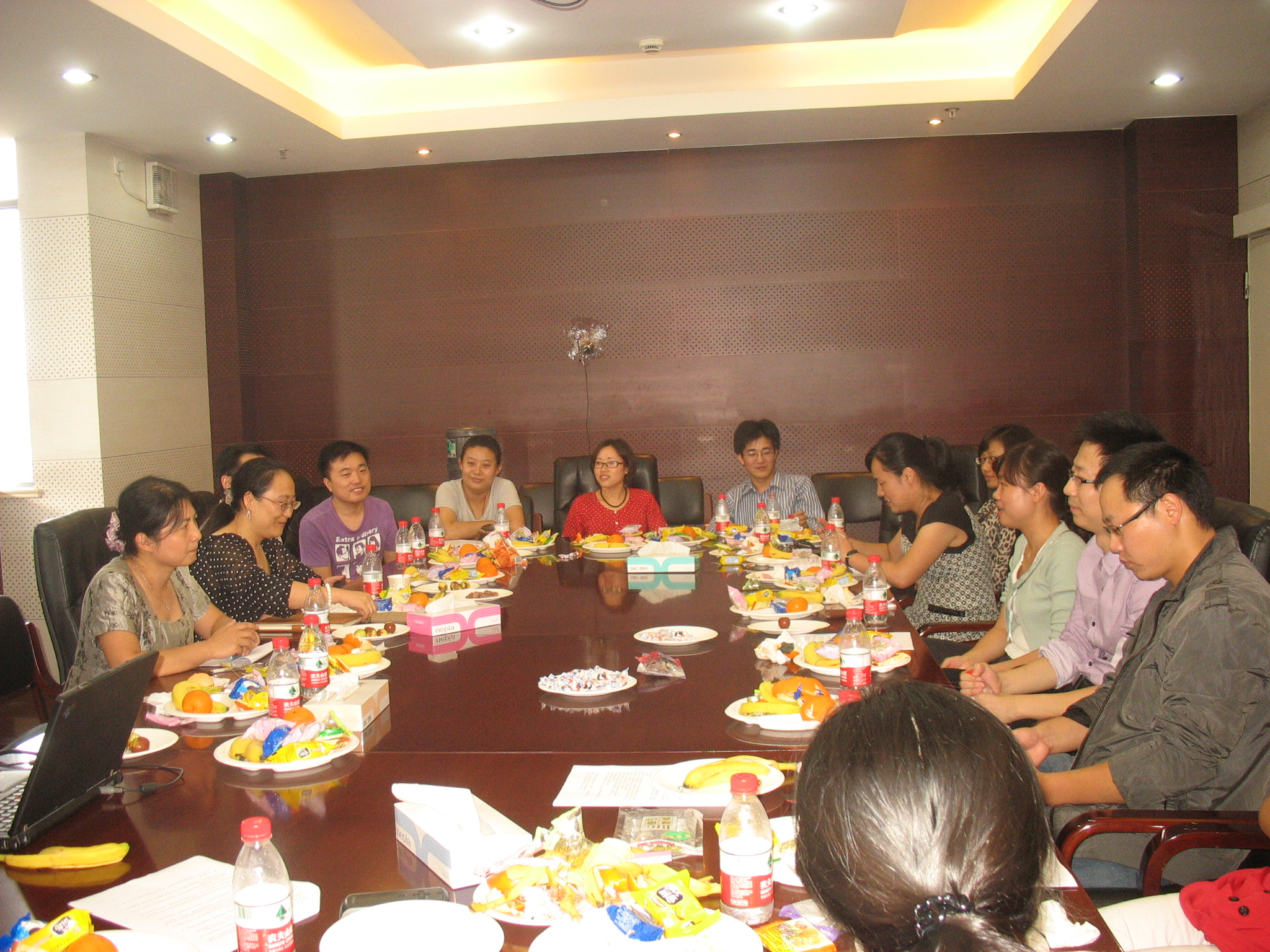 suncitygroup太阳集团召开青年教师座谈会